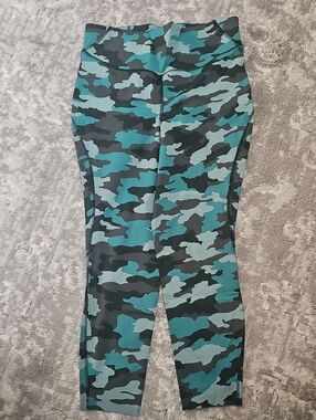 Lululemon Base Pace Leggings Size 12 Camo EUC